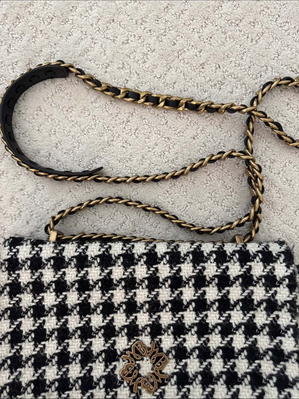 White House Black Market Black & White Houndstooth Chain Crossbody Bag - Picture 2 of 3